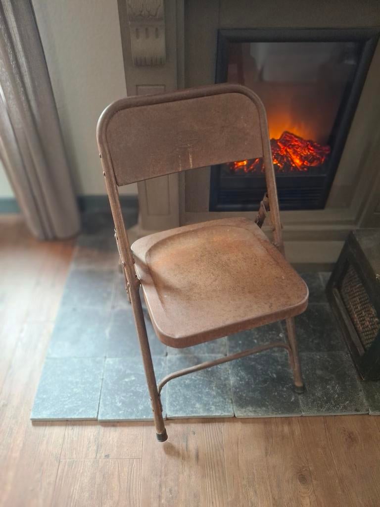 Prachtig oud stoeltje "stoer en sober", Huis en Inrichting, Stoelen, Ophalen of Verzenden, Bruin, Eén