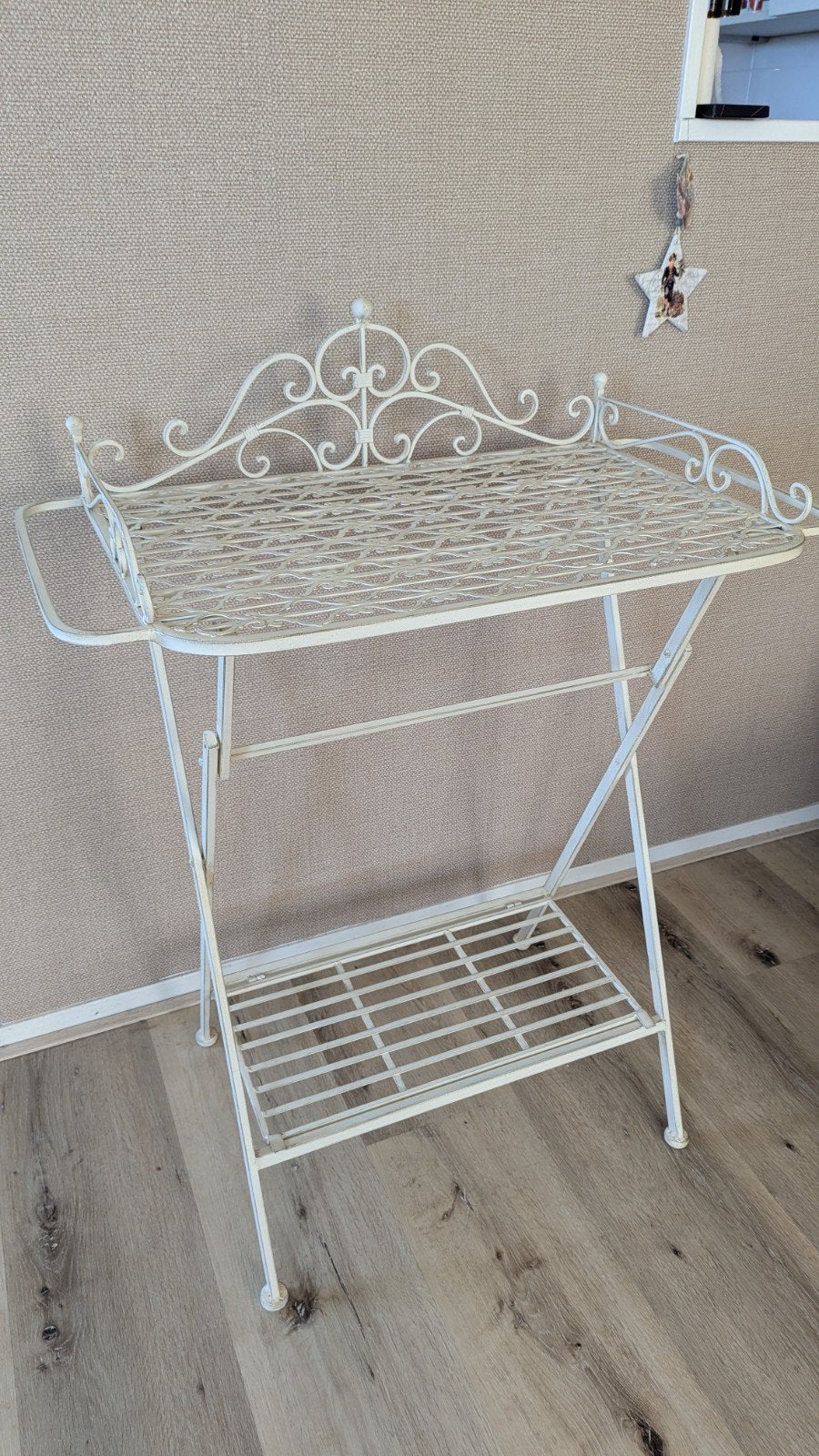 Decoratieve vintage cremewit smeedijzeren  bijzettafel, Ophalen, Gebruikt, Rechthoekig, Metaal