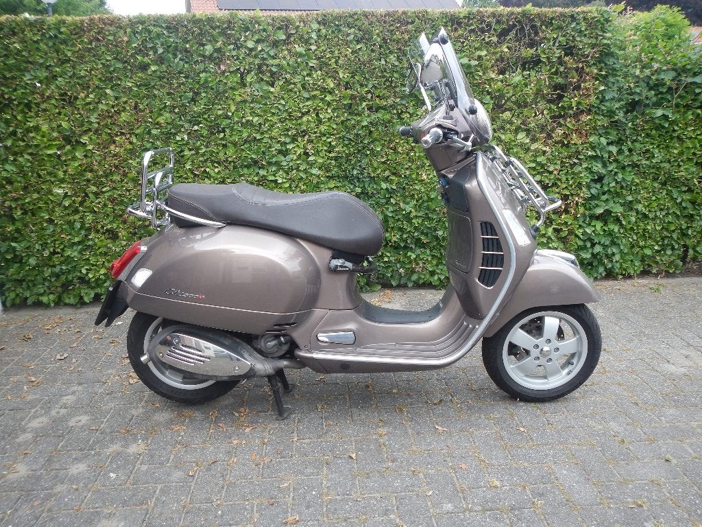 vespa gts 300, Scooter, Gebruikt, Particulier, Automaat