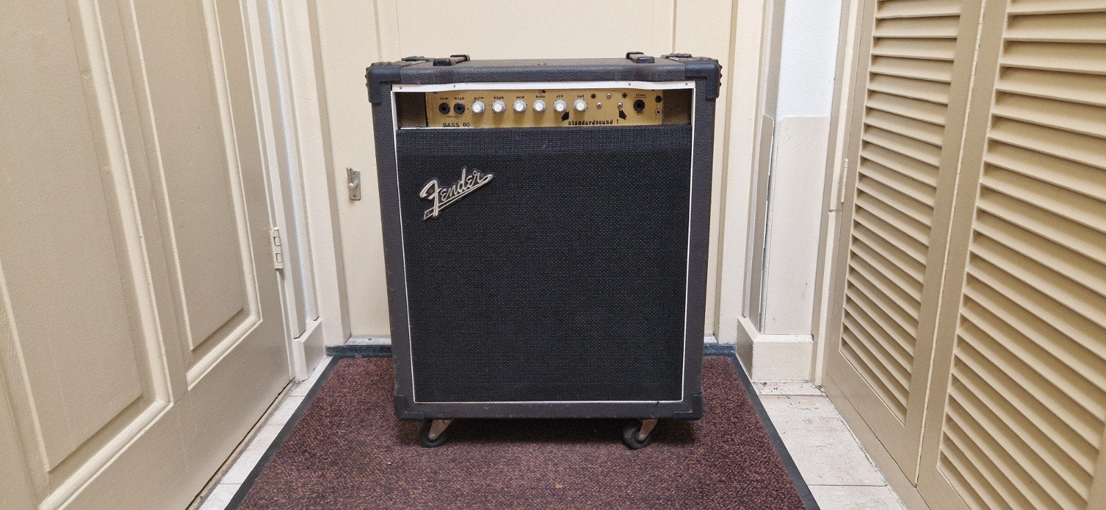 bascombo  Fender  60 watt  oldlook, Ophalen, Gebruikt, Basgitaar, 50 tot 100 watt