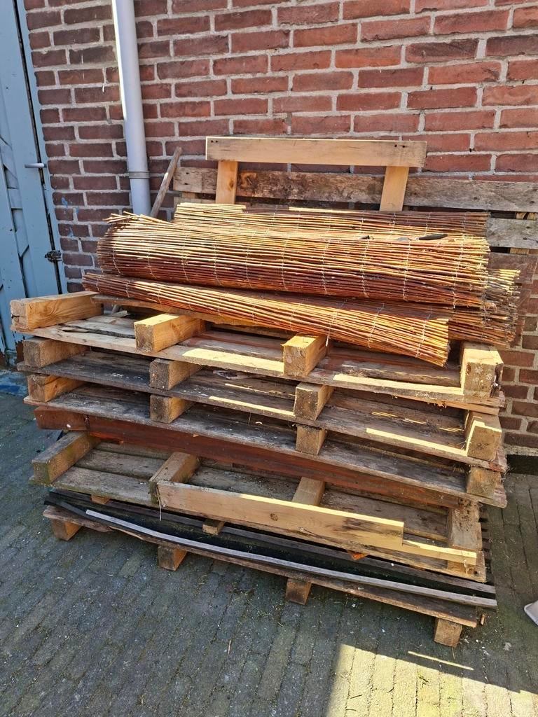 GRATIS haardhout en rieten matten, Minder dan 3 m³, Ophalen