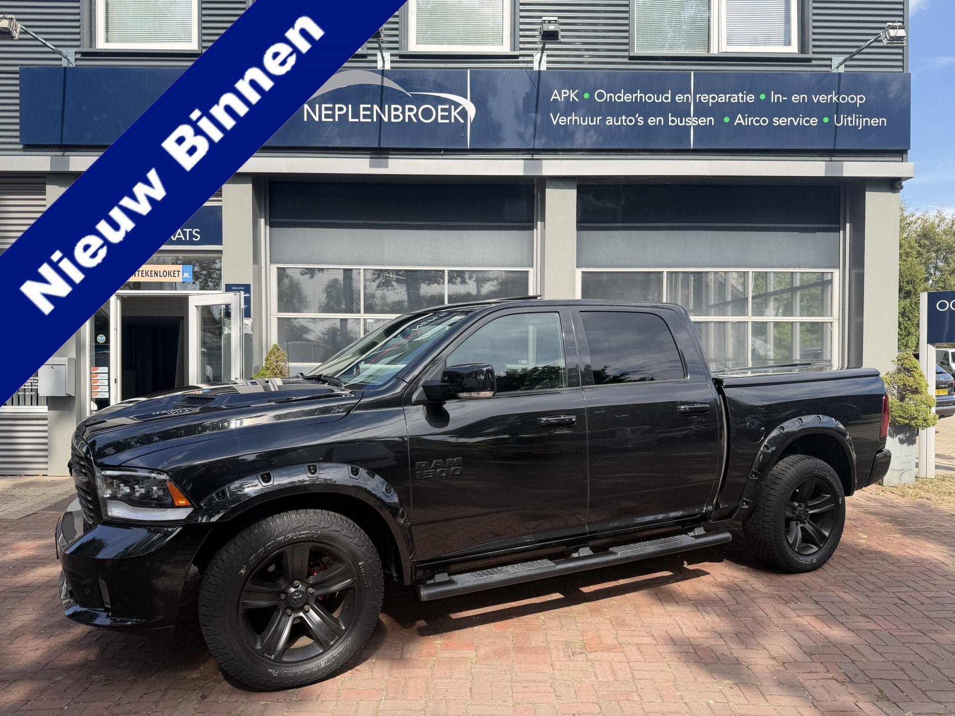 Dodge Ram 1500 5.7 V8 4x4 Quad Cab 6'4 Sport 1500 5.7 HEMI V, Auto's, Automaat, Dealer onderhouden, Gebruikt, 5654 cc