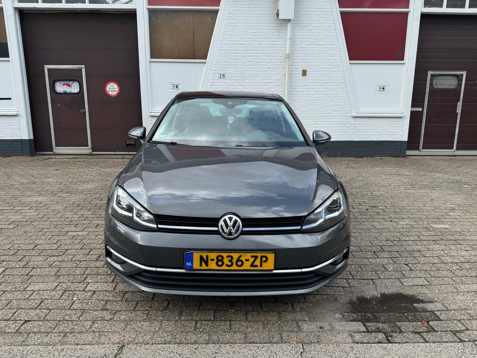 Volkswagen Golf 1.5 TSI 150pk 7-DSG 5D 2017 Grijs, Stof, 1498 cc, 4 cilinders, Grijs