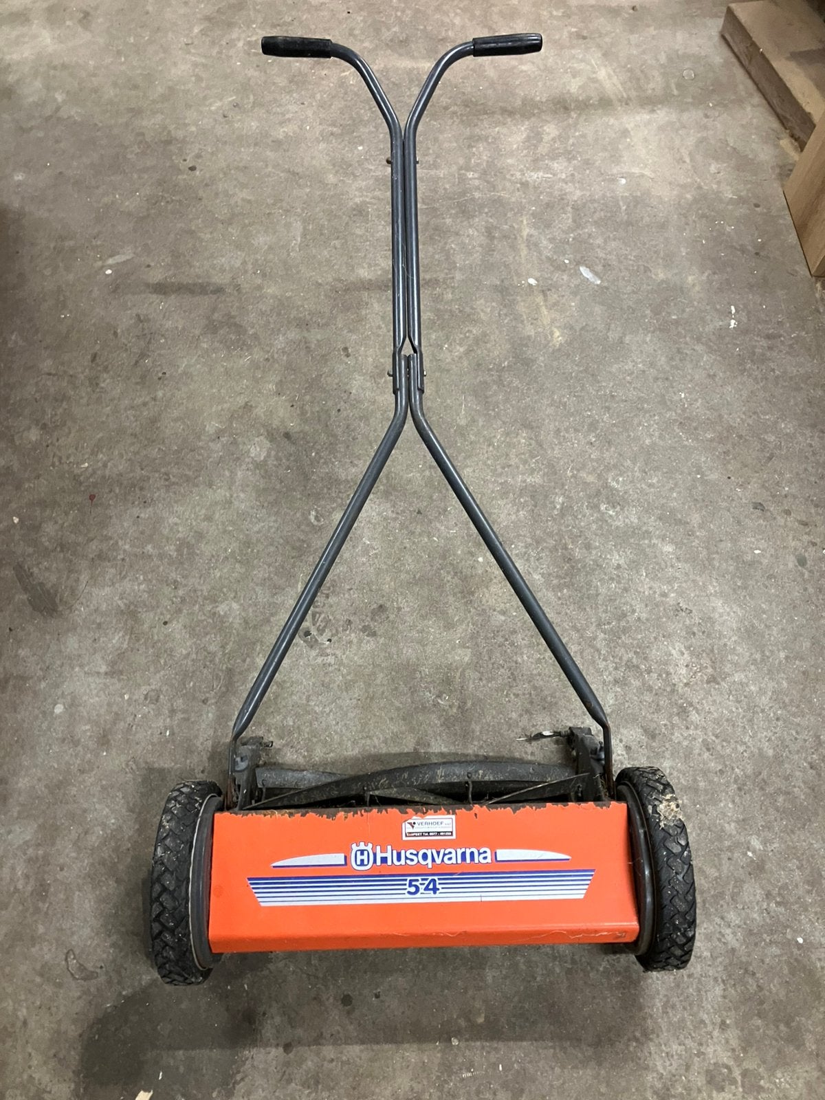 Te koop duwmaaier, Ophalen