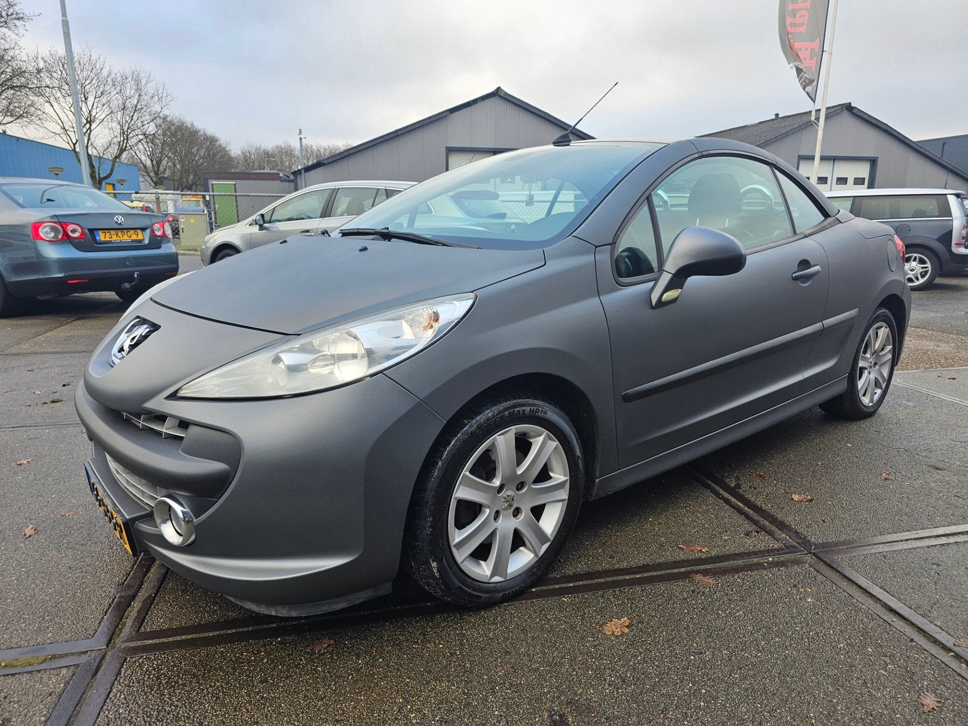 Peugeot 207 CC 1.6 VTi, Auto's, Gebruikt, Zwart, 4 cilinders, Cabriolet