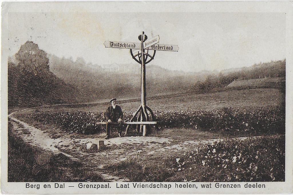 Berg en dal grenspaal oude gelopen ansichtkaart (6173 ), Ophalen of Verzenden, 1940 tot 1960, Gelopen, Gelderland