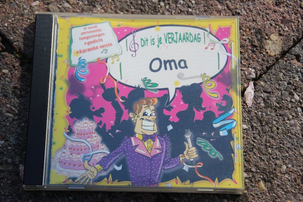 dit is je verjaardag oma, Ophalen of Verzenden, Gebruikt