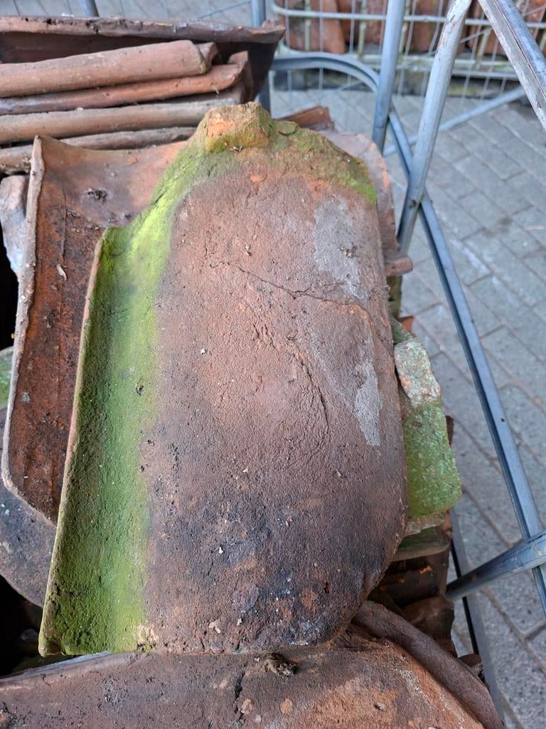 Partij van 2250 oude holle dakpannen - vanaf €1,- p/st, Ophalen