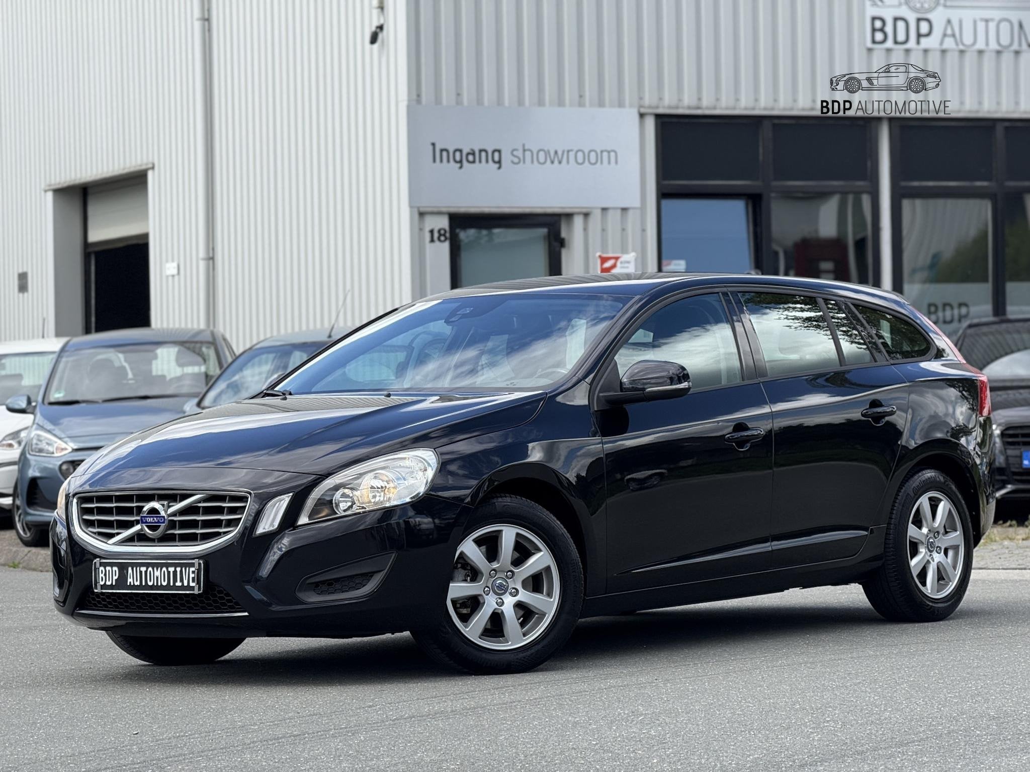 Volvo V60 1.6 T3 Kinetic CAR WON'T START! NETTO EX 2000EXPOR, Auto's, Volvo, Voorwielaandrijving, Stof, Gebruikt, 150 pk