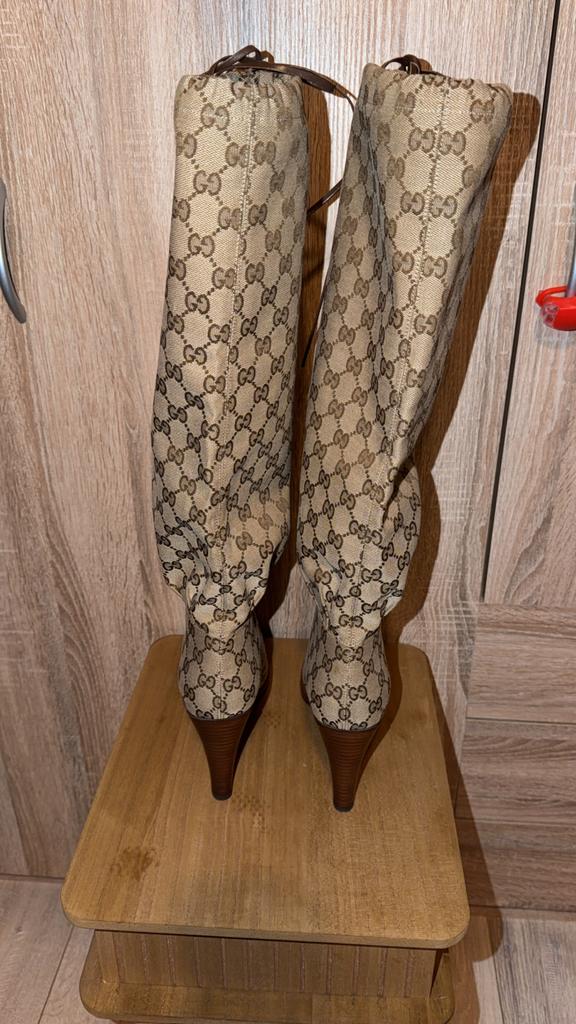 Gucci laarzen met GG-monogram, Kleding | Dames, Schoenen, Hoge laarzen, Bruin, Ophalen of Verzenden, Zo goed als nieuw