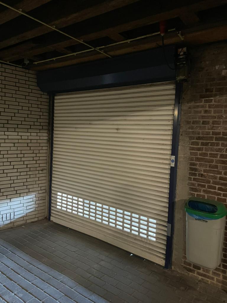 Electrische witte roldeur, Ophalen, Gebruikt, 200 cm of meer, Wit