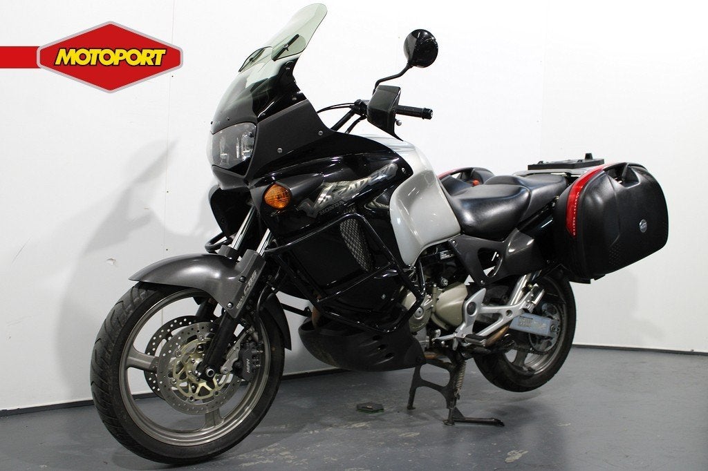 Honda XL 1000 V varadero (bj 2000), Mc.benelux@honda-eu.com, Toermotor, Doornveld 180
B-1731  Zellik, BE, Gebruikt