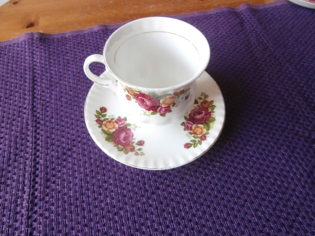 kop en schotel Royal Southampton Bone China servies, Ophalen of Verzenden