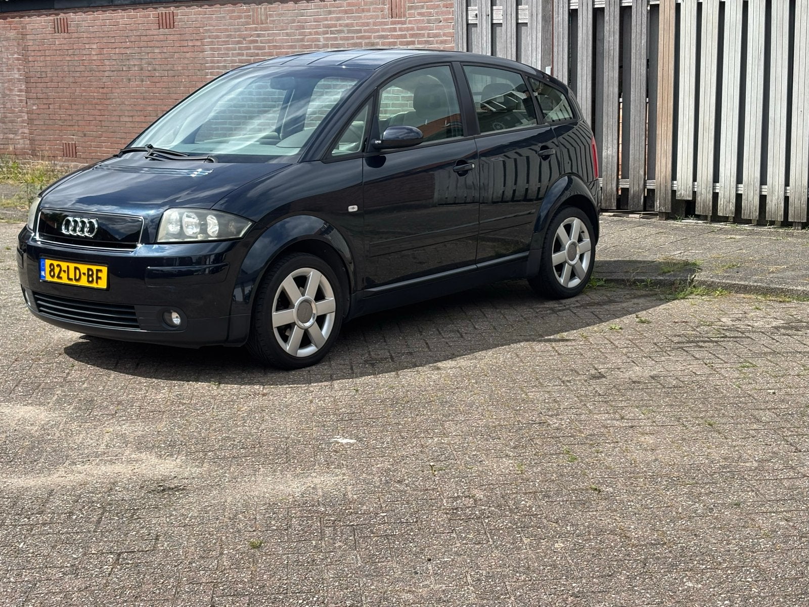 Audi A2 1.4 55KW 2002 Blauw. Apk t/m 29-07-2027., Auto's, Stof, 74 pk, 4 cilinders, Origineel Nederlands
