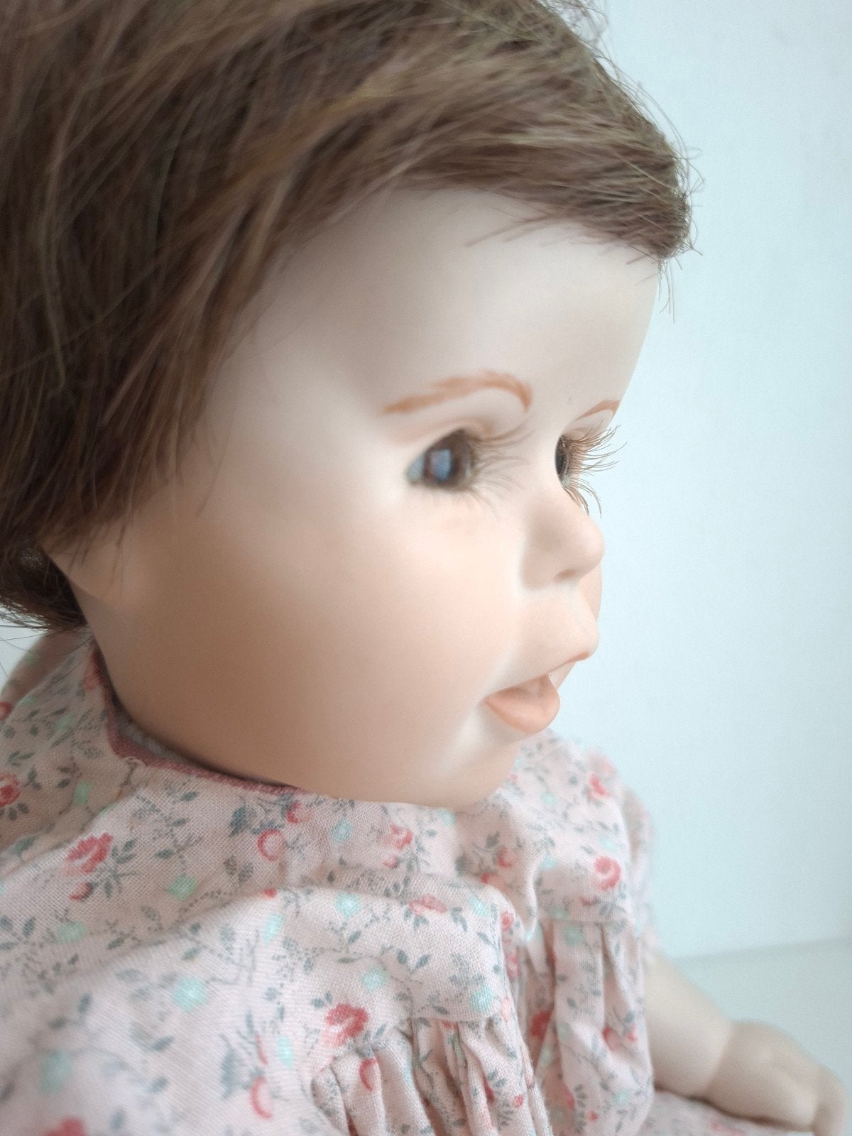 Handgemaakte pop porseleinen babypop + gratis 2e setje, Verzamelen, Poppen, Ophalen of Verzenden, Zo goed als nieuw, Pop