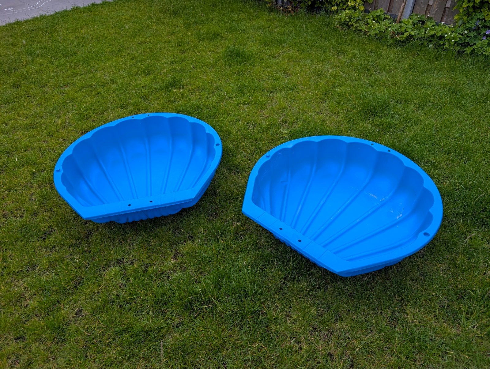 Blauwe schelp zandbak/zwembadje (2 delen), Kinderen en Baby's, Speelgoed | Buiten | Zandbakken, Ophalen, Gebruikt