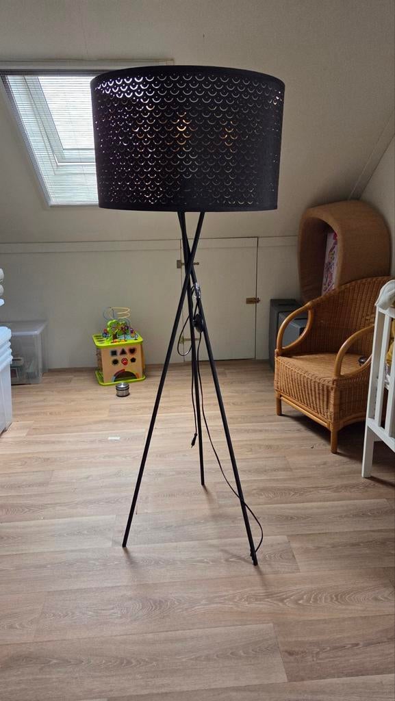 staande lamp met kap, Ophalen, Zo goed als nieuw, Metaal, 150 tot 200 cm