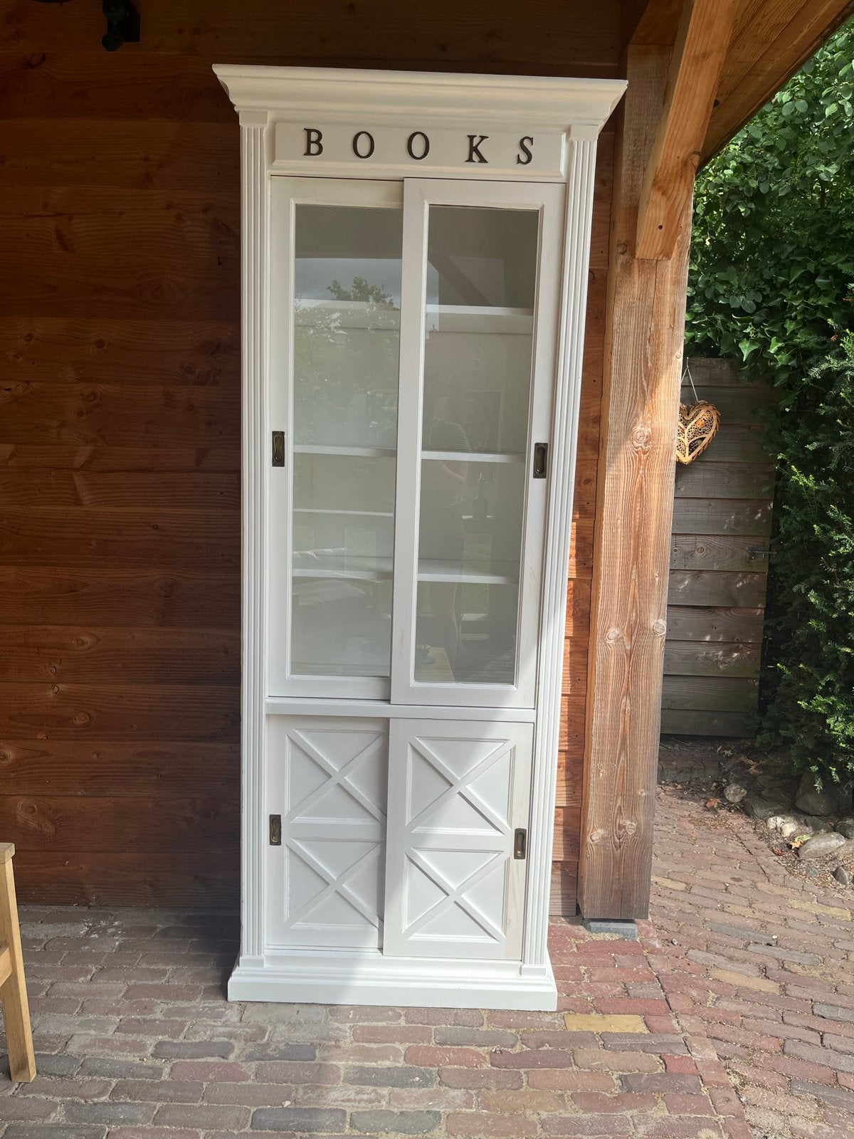 Witte Boekenkast met Glazen Schuifdeuren en Opbergruimte, Ophalen, Gebruikt, 200 cm of meer, Teakhout