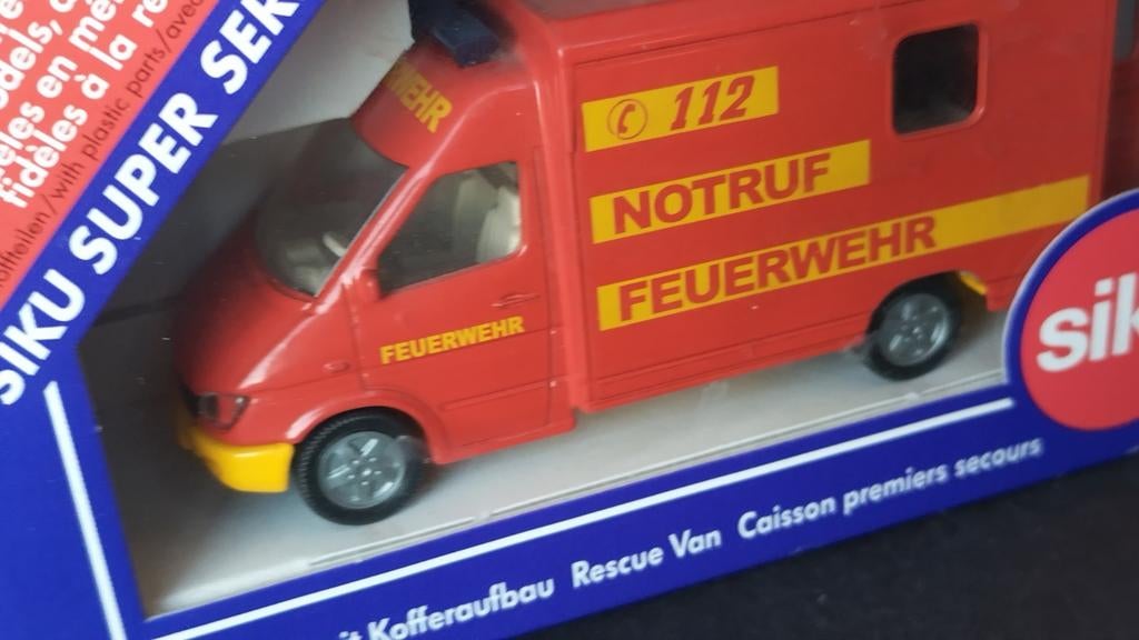 Mercedes Benz Sprinter Notruf ambulance Siku 2020 Pol, Hobby en Vrije tijd, Modelauto's | Overige schalen, Schlittenbacherstrasse 60 Lüdenscheid Germany