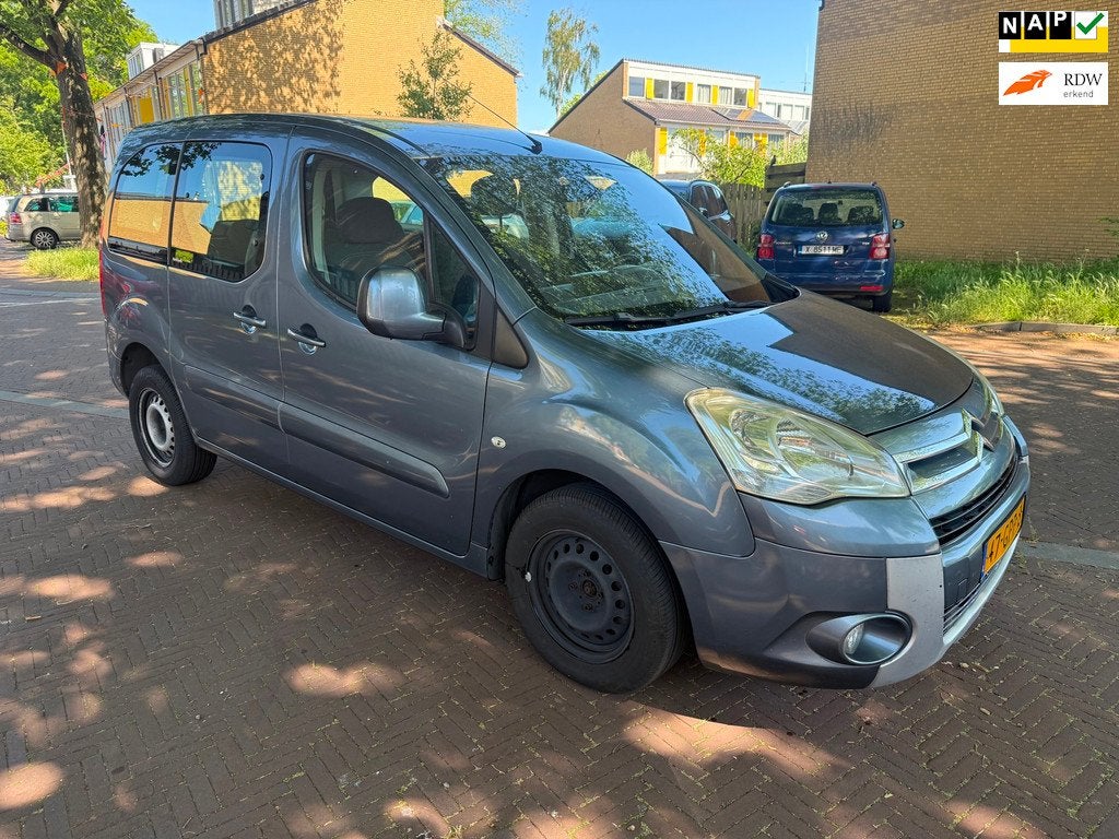 Citroen Berlingo Nieuw APK / 4X Nieuwe banden / 2X schuifdeu, Auto's, Citroën, Voorwielaandrijving, 4 cilinders, Origineel Nederlands