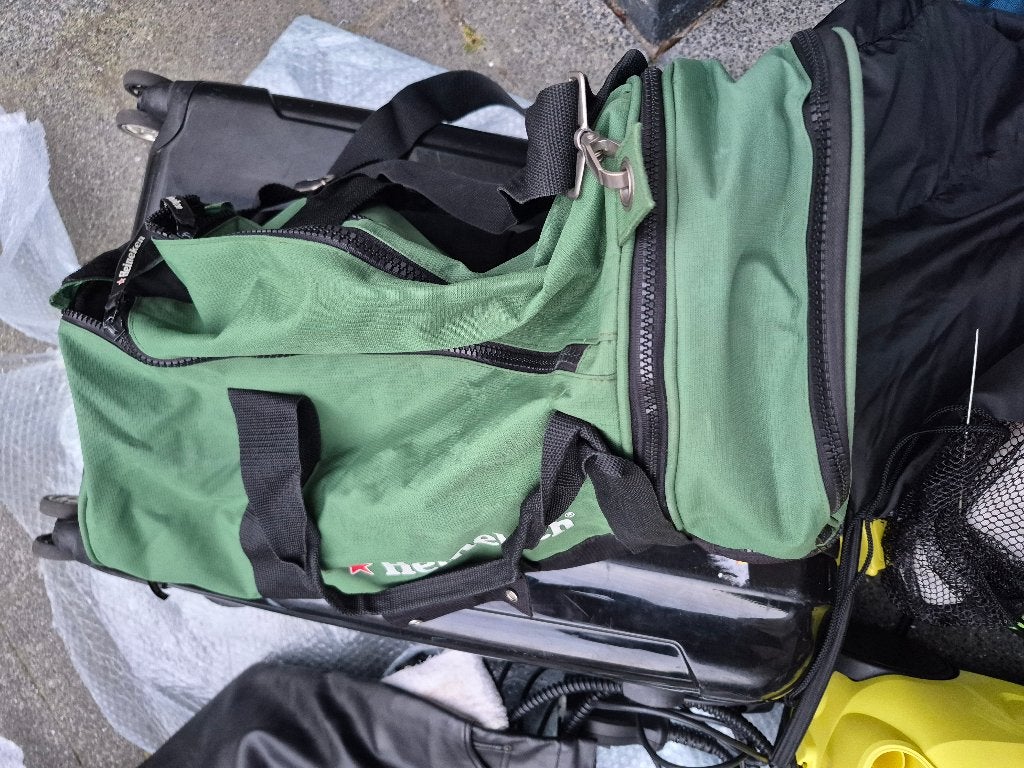 Heineken sporttas- en rugzaksetje is groen-zwart collectors, Ophalen, Gebruikt, Unisex volwassen