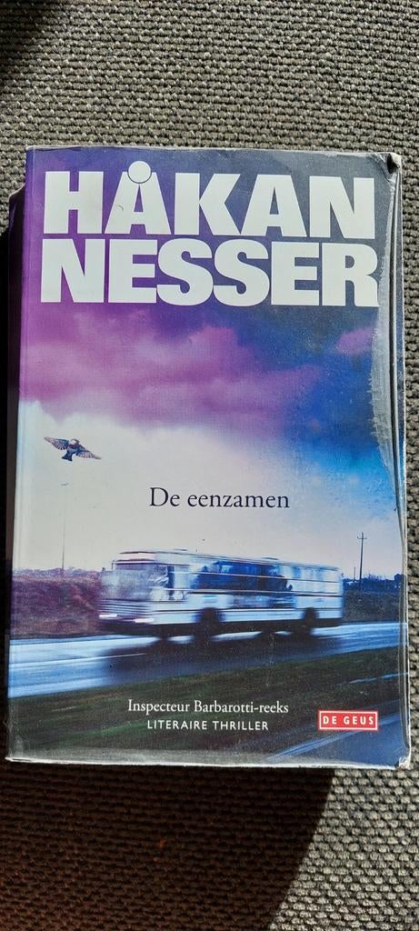 Håkan Nesser - De eenzamen, Boeken, Thrillers, Gelezen, Ophalen of Verzenden