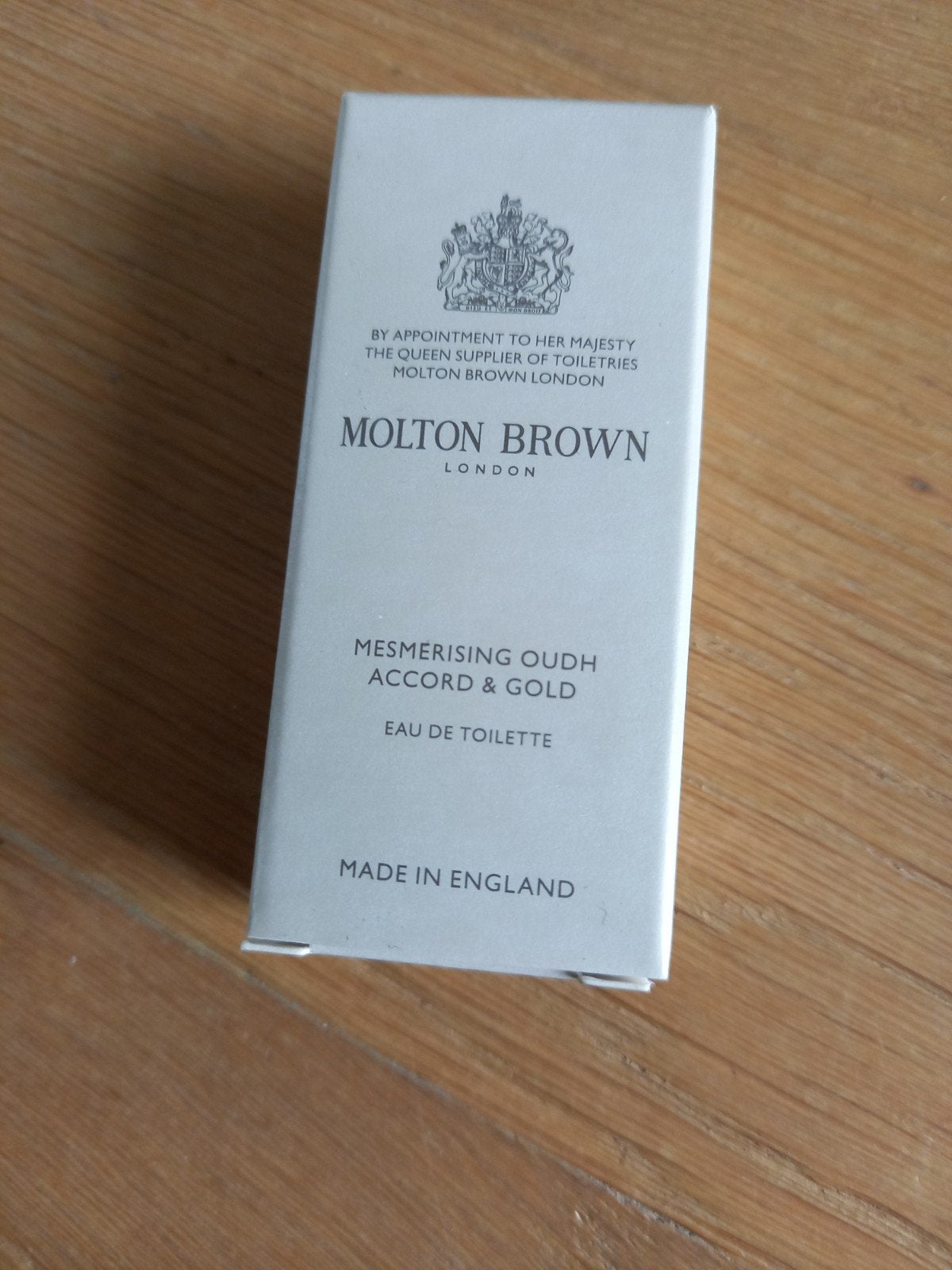 Proefje Mesmerising Oudh accord & Gold Molton Brown, Sieraden, Tassen en Uiterlijk, Ophalen of Verzenden, Nieuw