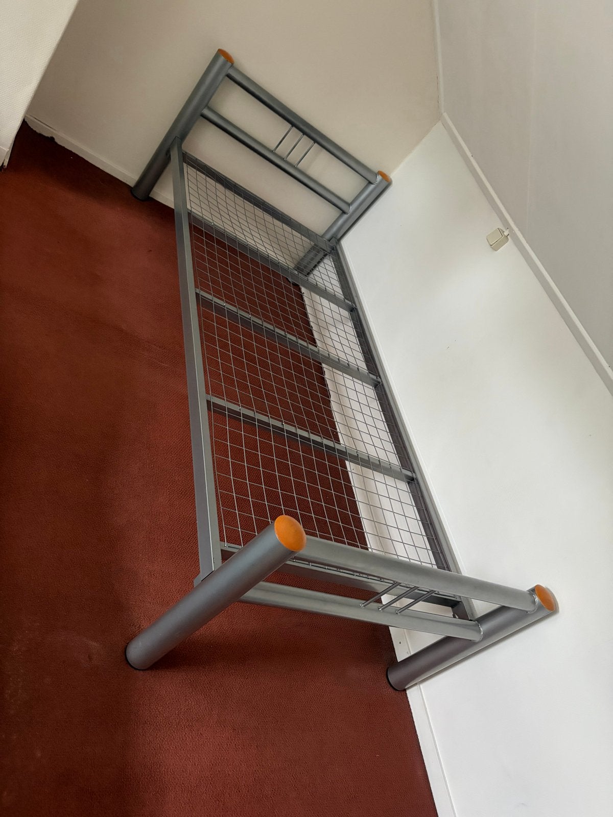 Eenpersoonsbed met metalen frame, Ophalen, Gebruikt, 90 cm, Eenpersoons