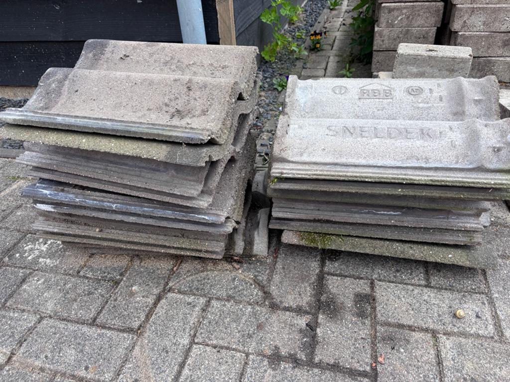 17 sneldakpannen - gratis afhalen, Doe-het-zelf en Verbouw, Dakpannen en Dakbedekking, Ophalen, Steen of Klei, 15 m² of meer, Dakpannen