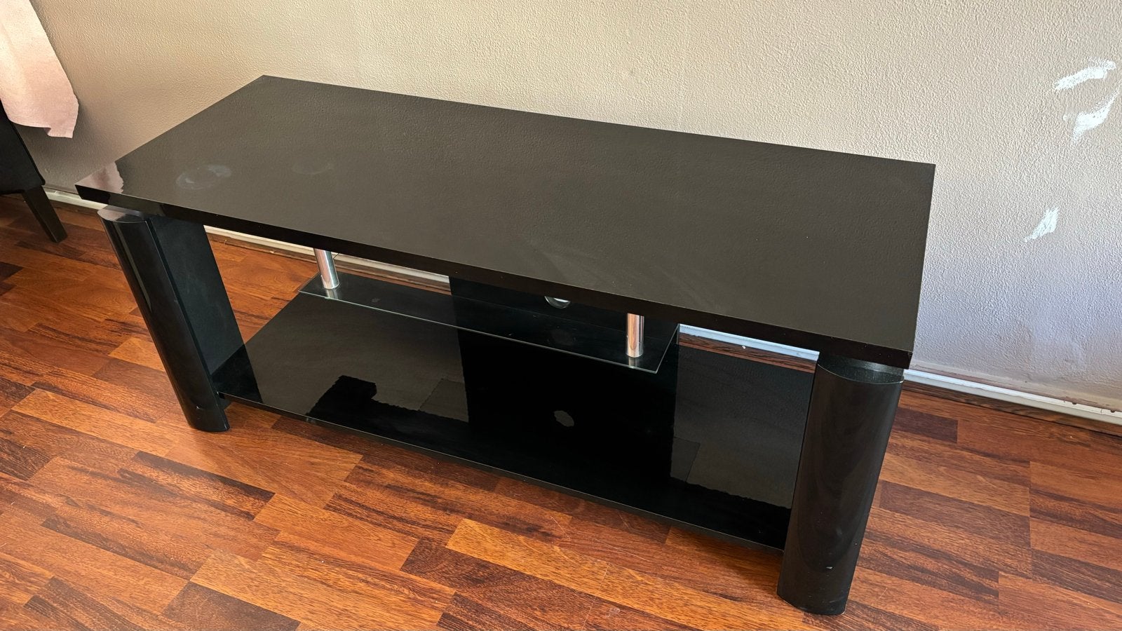 Zwart glazen tv-meubel met opbergruimte, Ophalen, Gebruikt, 100 tot 150 cm, Glas