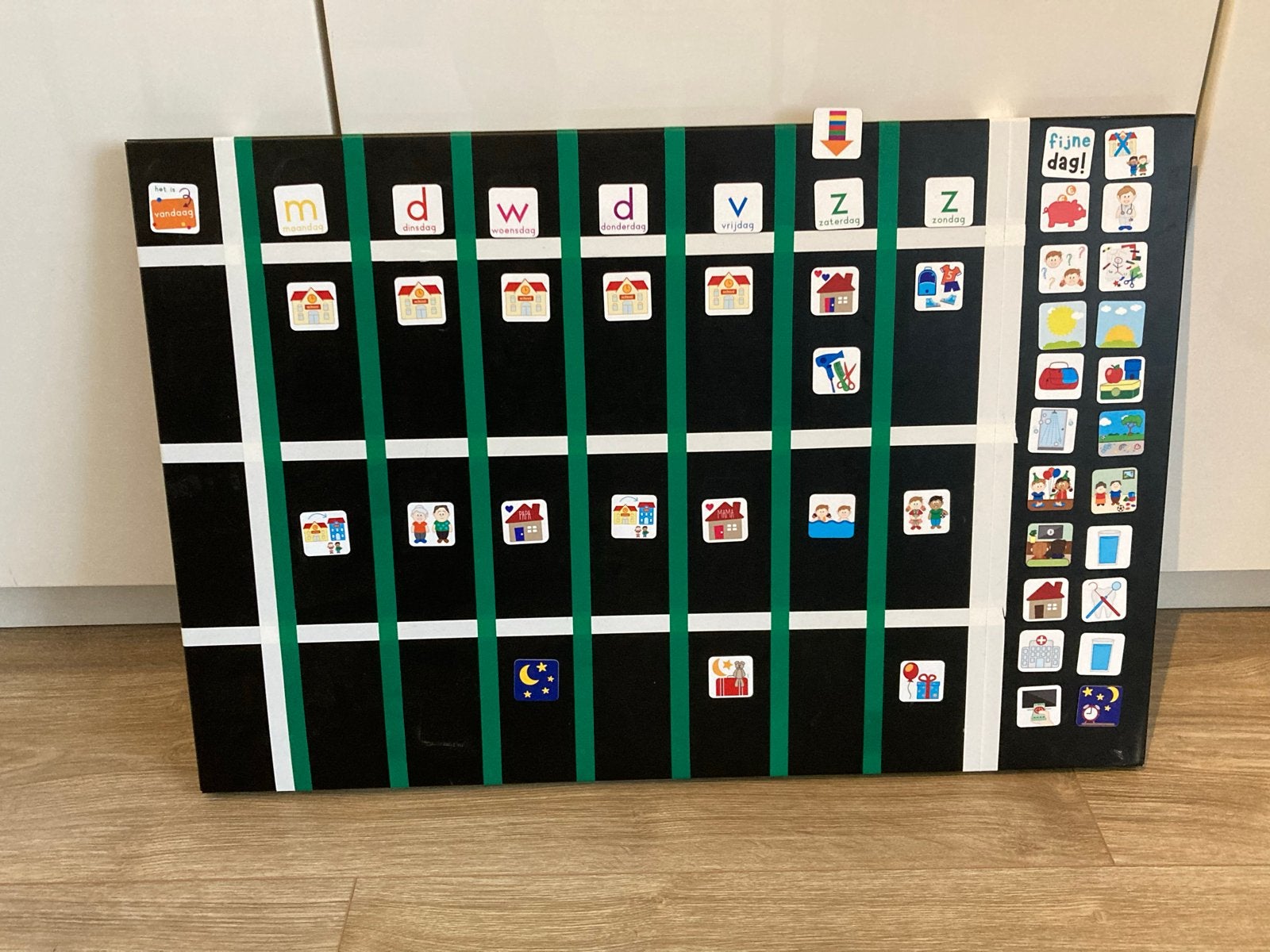 Magnetisch planbord voor kinderen - dagritme, Kinderen en Baby's, Speelgoed | Educatief en Creatief, Ophalen of Verzenden, Gebruikt
