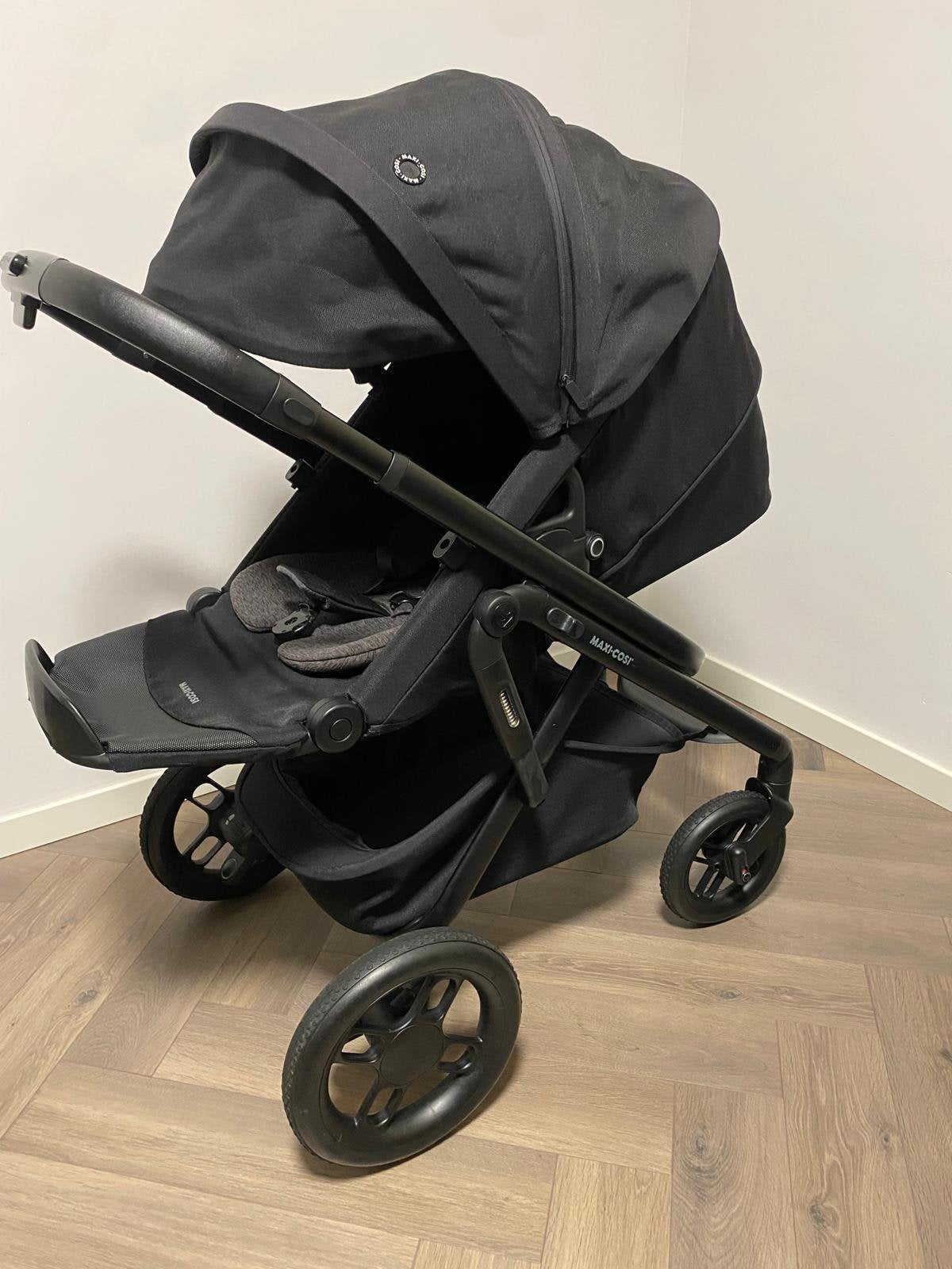 Maxi-Cosi Lila XP kinderwagen twv €1000 incl nieuwe reiswieg, Zo goed als nieuw, Met reiswieg, Maxi-Cosi, Ophalen