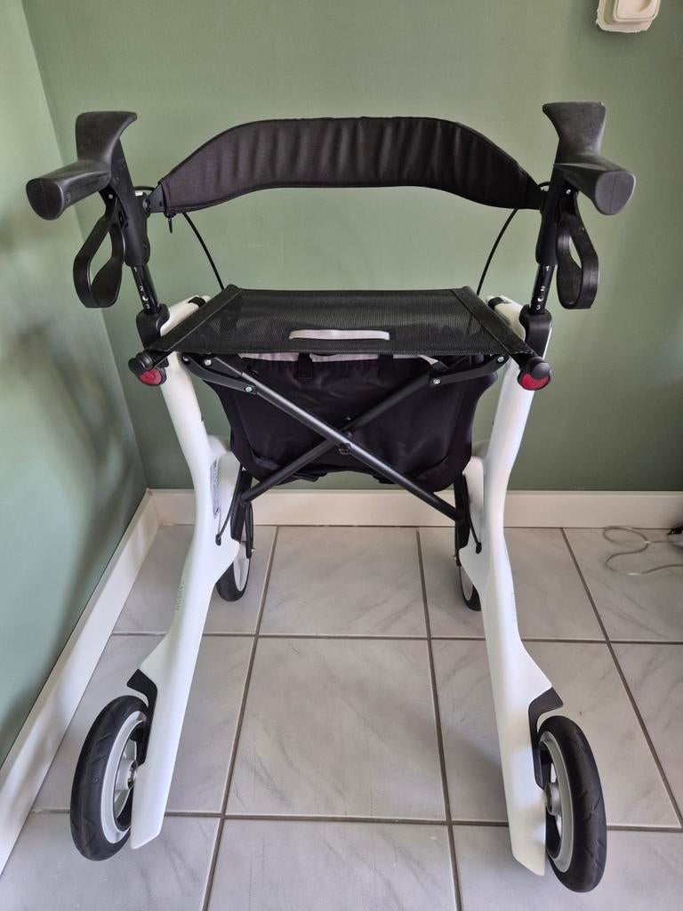 Moderne Rollator Torpo Pegasus wit, Ophalen, Zo goed als nieuw