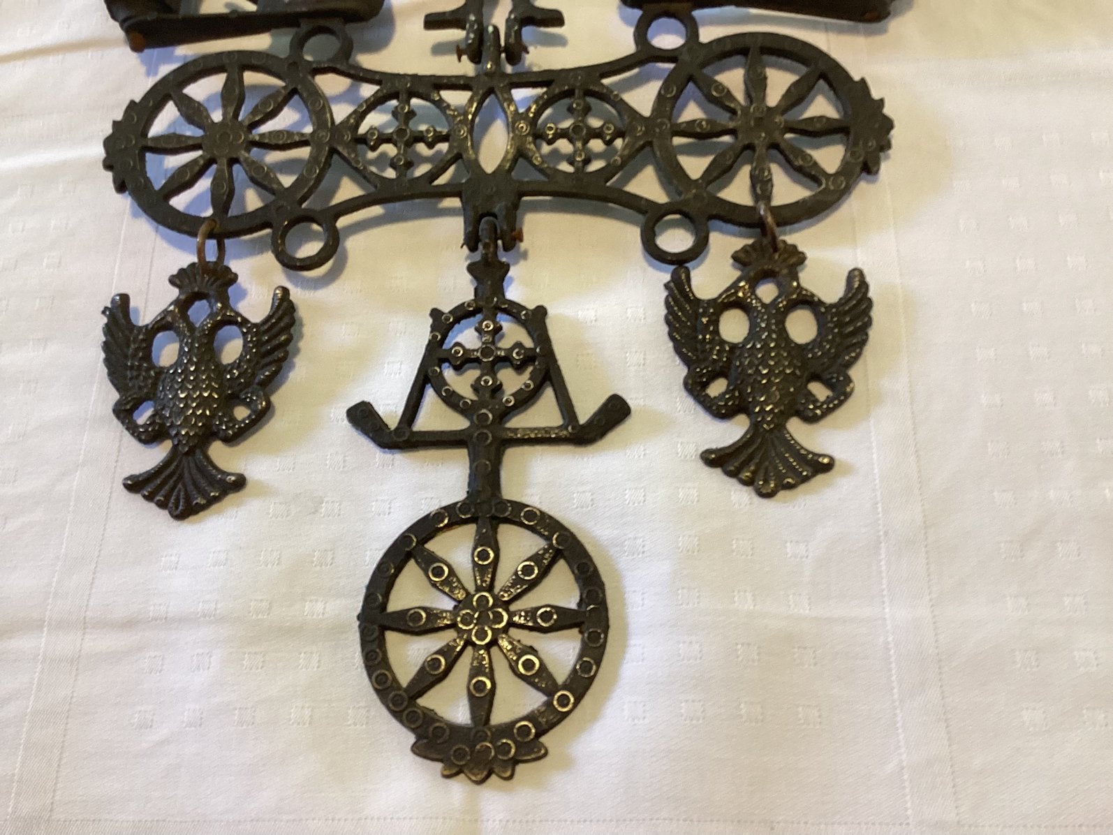 Foto 7 van Vintage Byzantijnse Wandkandelaar. Brons Zwart Gepatineerd