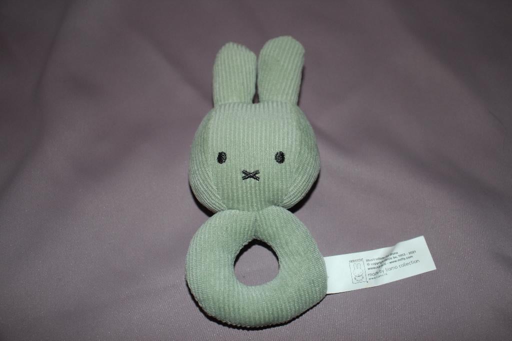 Nieuw Nijntje Rammelaar - groen ribstof 16cm, Ophalen of Verzenden, Nieuw, Konijn