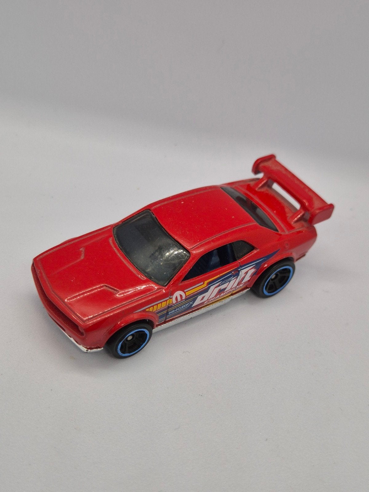 Hot Wheels Dodge Challenger Drift Car Rood, Ophalen of Verzenden, Auto