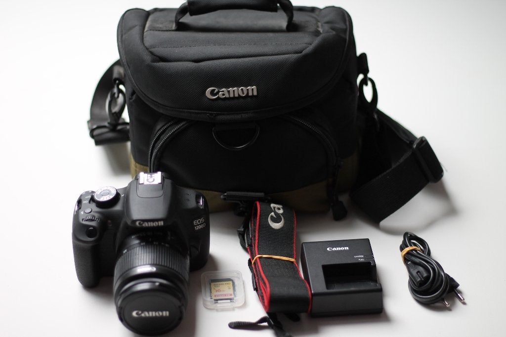 weinig gebruikte Canon1200D met Canon18-55 lens en Canon tas, Audio, Tv en Foto, Fotocamera's Digitaal, Ophalen, Beeldstabilisatie