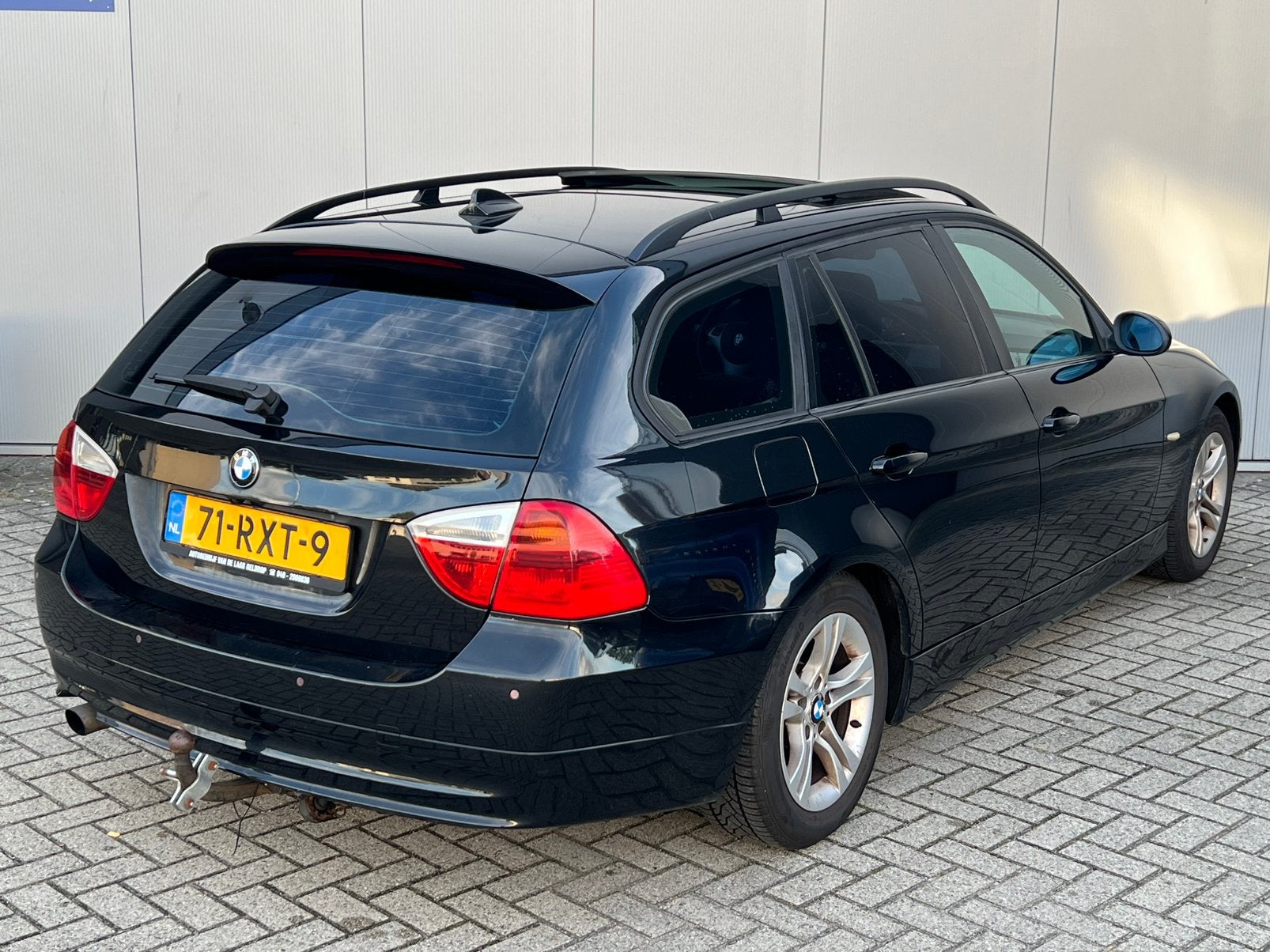 Zwarte Luxe BMW 3-Serie 318i E81 Touring 150PK/PanoramaDak!, Automaat, Achterwielaandrijving, 1995 cc, 4 cilinders