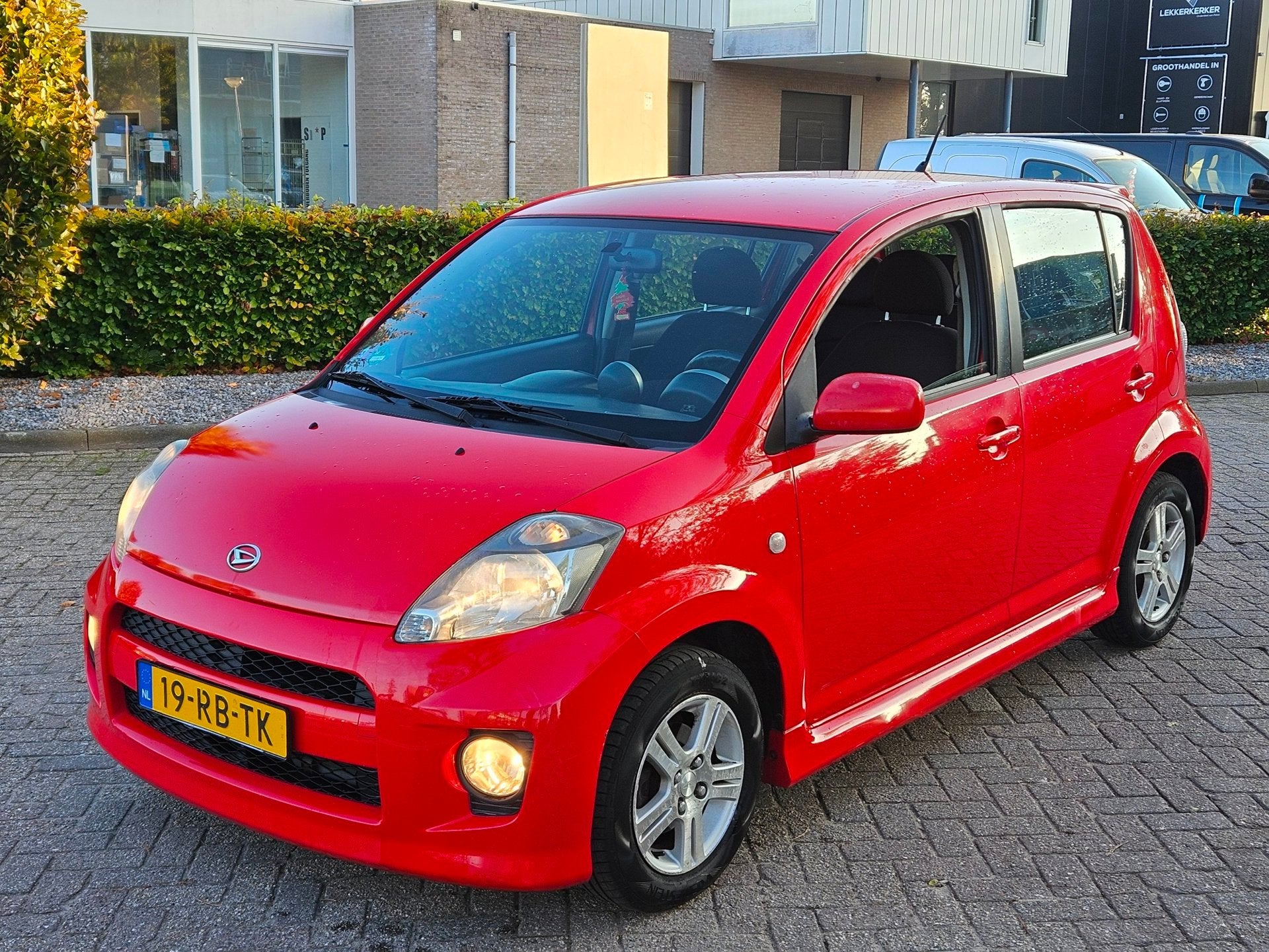 Daihatsu Sirion 2 1.3-16V Comfort Nieuwe apk 31-10-2027, Auto's, Voorwielaandrijving, Elektrische ramen, Gebruikt, 31 €/maand