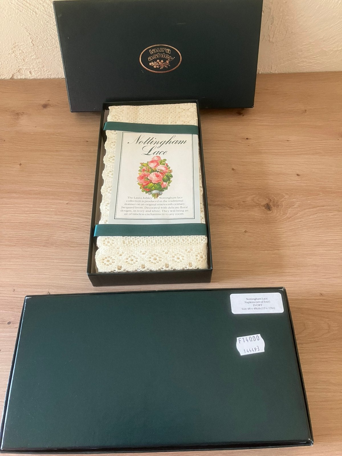 Vintage Laura Ashley kanten servetten NIEUW, Servet, Ophalen of Verzenden, Nieuw, Vierkant