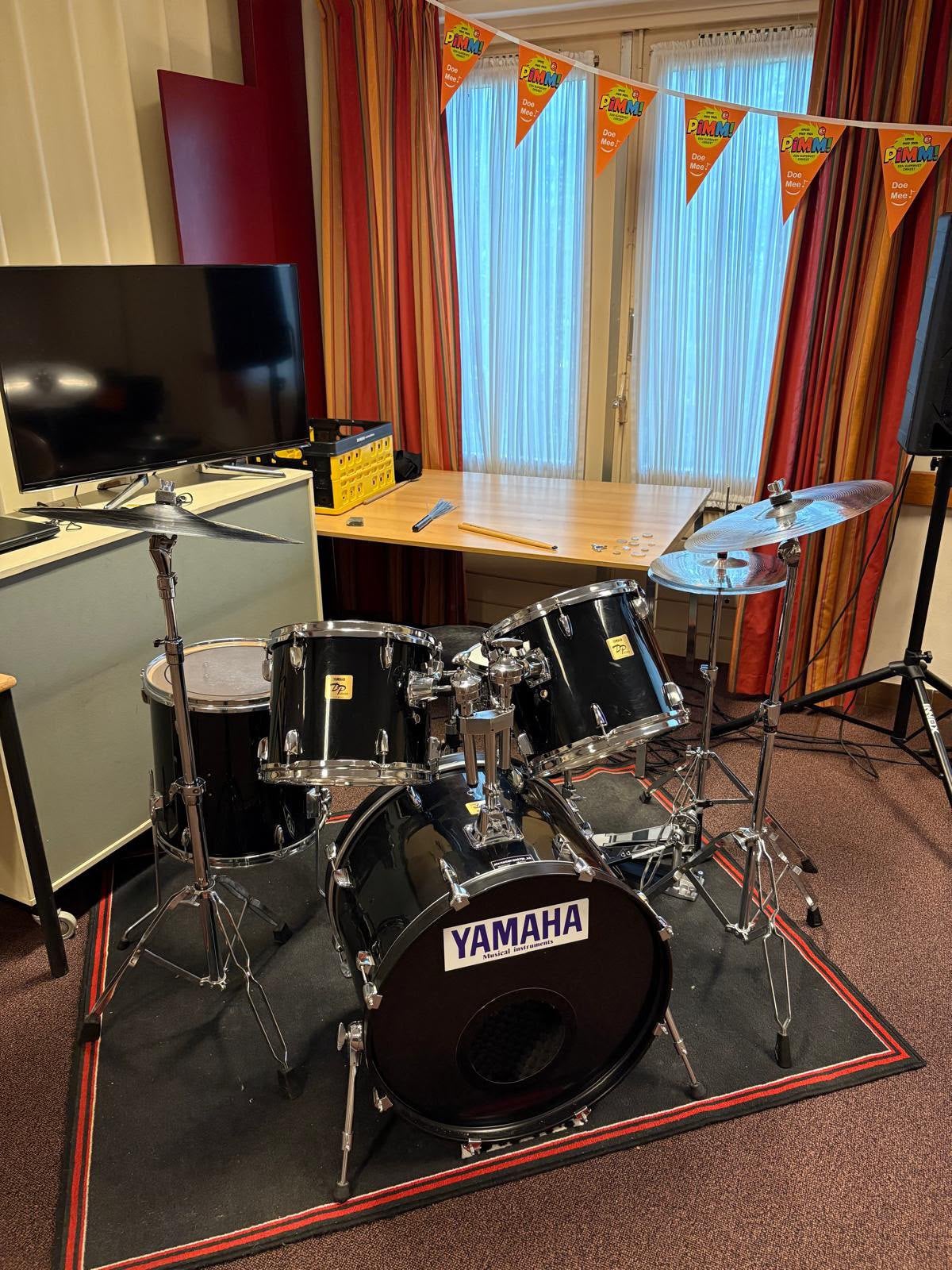 Yamaha drumstel met drummat, kruk en meer, Ophalen, Gebruikt, Yamaha
