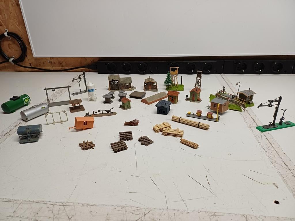 H0 Modelbaan Scenery - Diverse Fraai Gebouwde Items (37 st.), Ophalen of Verzenden, Gebruikt, Brug, Tunnel of Gebouw, Overige merken