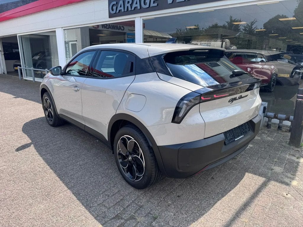 Alfa Romeo Junior Elettrica 54 kWh € 27.950,00, Stof, Gebruikt, Beige, SUV of Terreinwagen