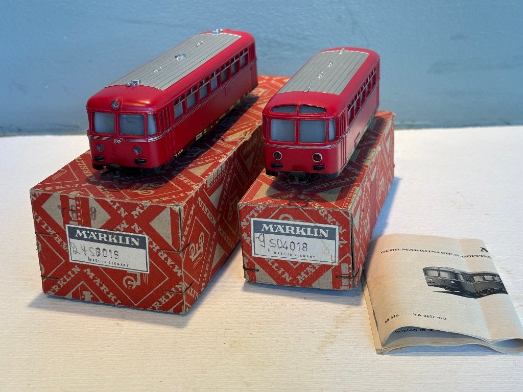 Märklin 3016 en 4018 (DB 800) railbus jaren 50 onbespeeld, Wisselstroom, Locomotief, Ophalen of Verzenden, Zo goed als nieuw