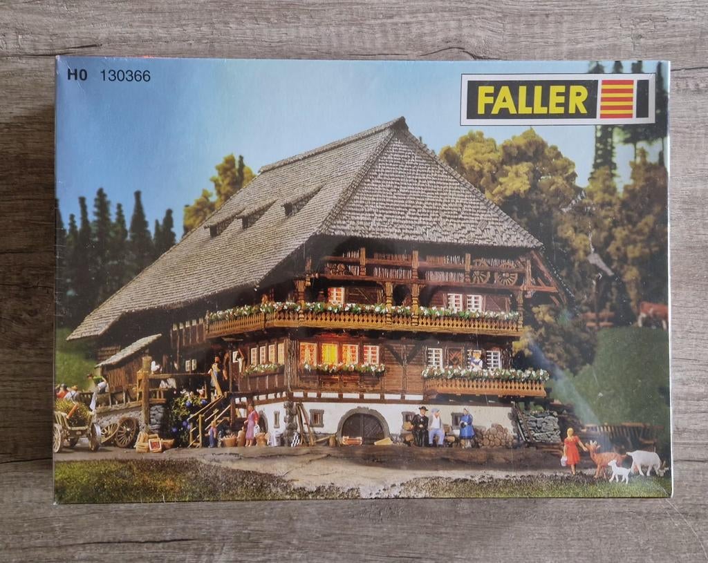 FALLER Boerderij - Swarzwald - Hof 130366 Nieuw (geseald), Hobby en Vrije tijd, Modeltreinen | H0, Overige merken, Gelijkstroom of Wisselstroom