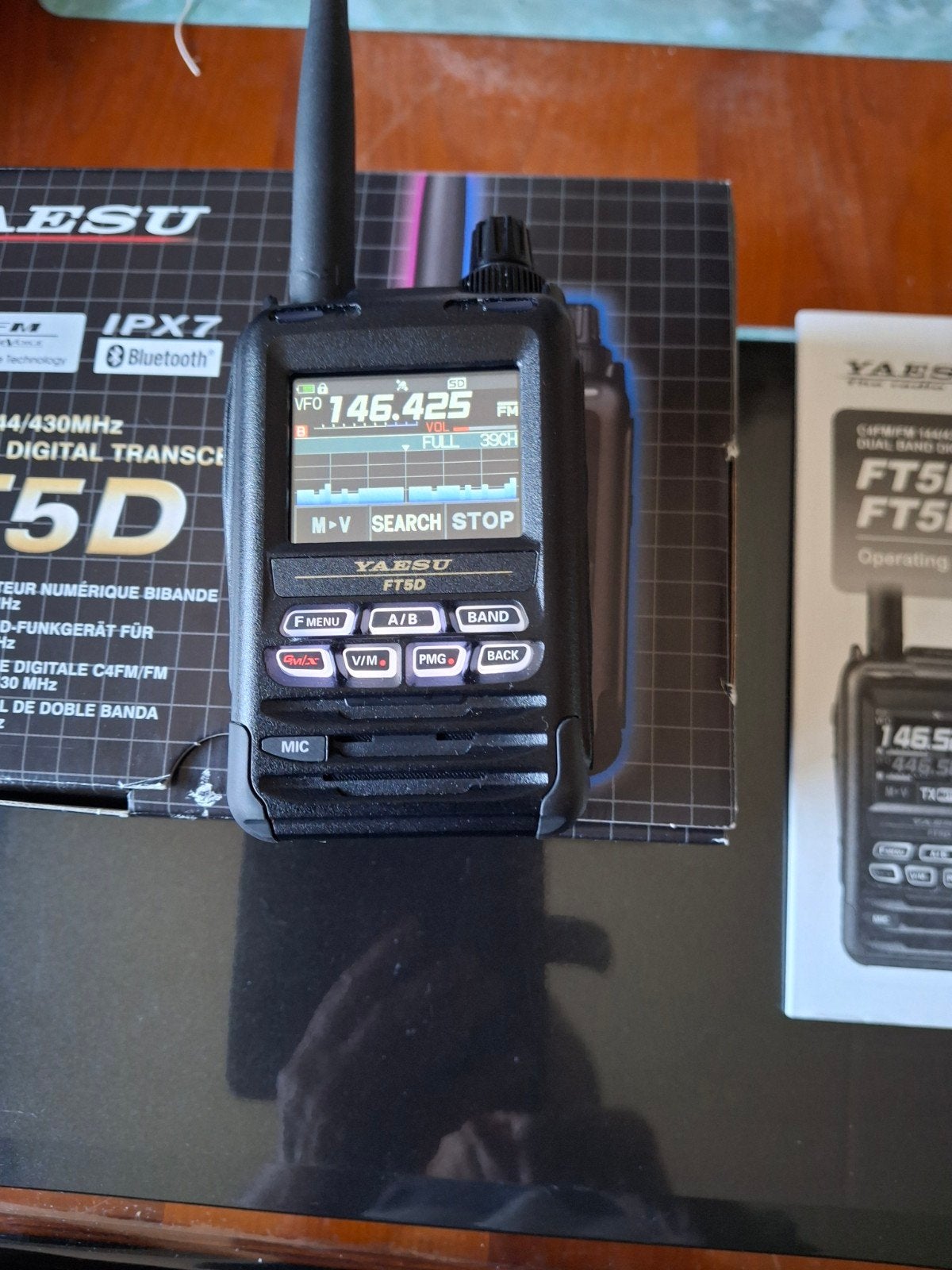 yaesu ft 5 d, Ophalen of Verzenden, Zo goed als nieuw, 15 km of meer, Portofoon of Walkie-talkie