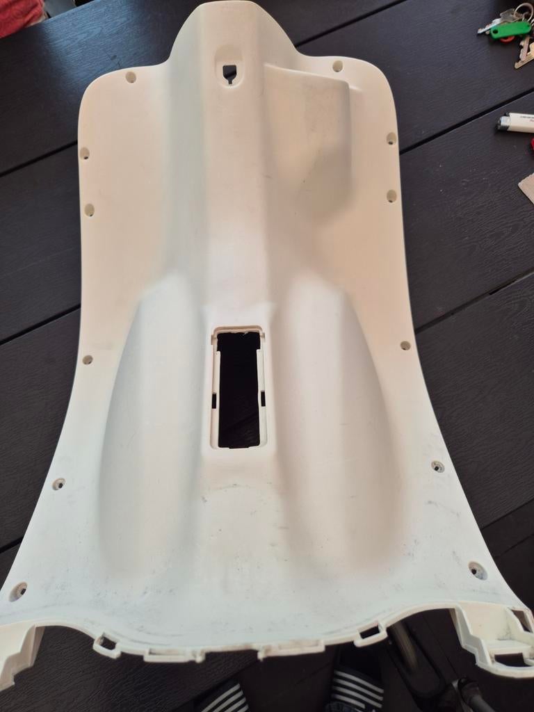 Beenschild Sym Mio 50 orgineel, Ophalen, Gebruikt