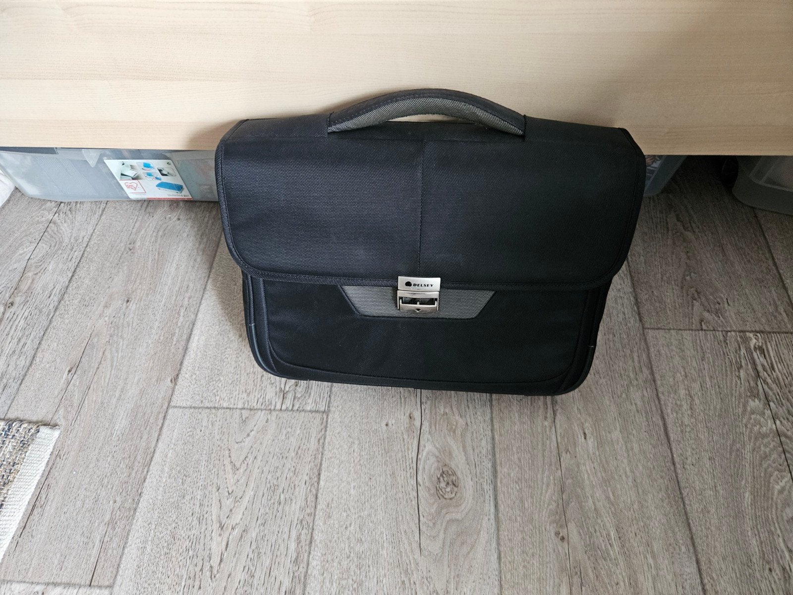 delsey laptop/computer tas in zeer goede staat, Ophalen of Verzenden, 17 inch of meer, Zo goed als nieuw, Trolleytas