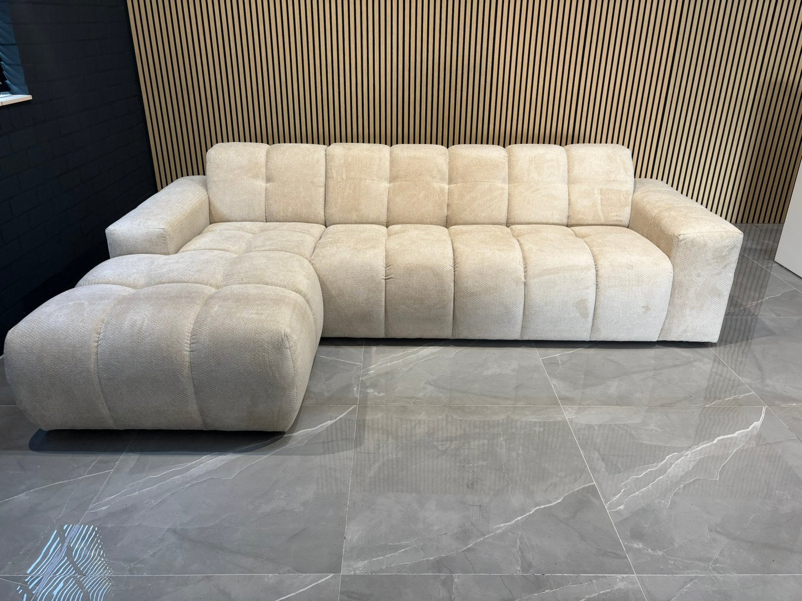 Nieuwe Chaise-Lounge bank van 1.799,-voor 799,-  SAMPLE SALE, Ophalen, Nieuw, Stof