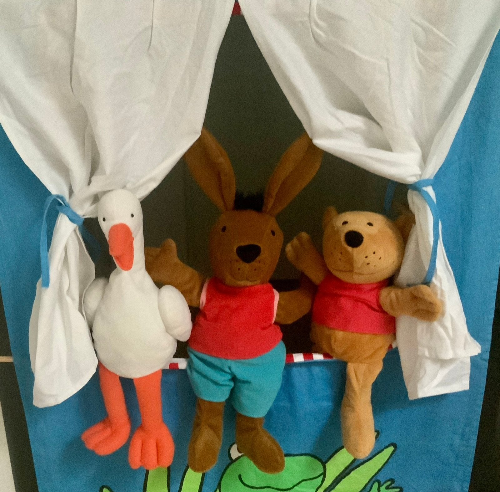 6 handpoppen kikker + vriendjes M Velthuijs + deurpoppenkast, Ophalen of Verzenden, Zo goed als nieuw